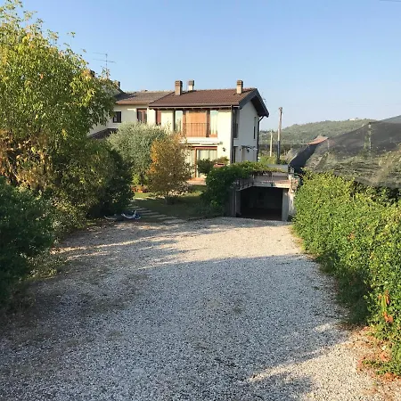 Гостевой дом Da Nenna Bilocale Indipendente Пескантина