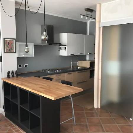 Guest house Bilocale Indipendente In Casa Singola